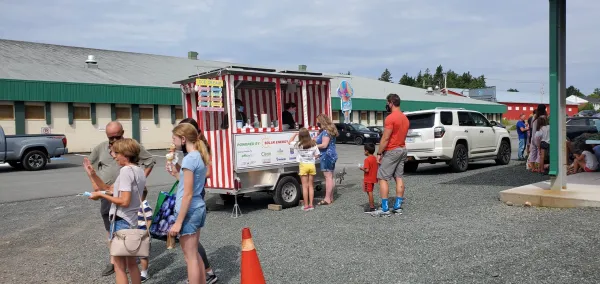 Happy Cones: A cool student solar-powered ice cream trailer
