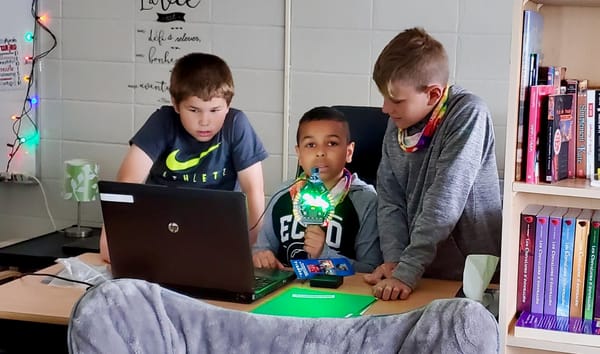 Labos Créatifs, c'est maintenant une affaire de charité !